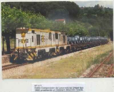 POSTAL DE TRENES Nº 671. DOBLE COMPOSICION DE LOCOMOTORAS DIESEL TIPO 1600. OVIEDO