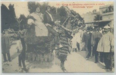 POSTAL ANTIGUA DE VALENCIA. PAREJA DE LABRADORES A CABALLO. GRUPA Nº 136