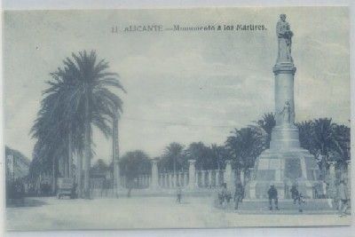 POSTAL ANTIGUA DE ALICANTE. MONUMENTO A LOS MARTIRES  Nº 11